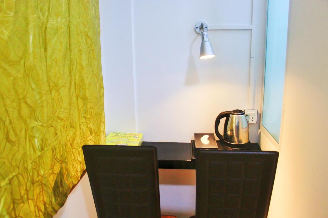 The Lodge Yangon Poshtel Экстерьер фото