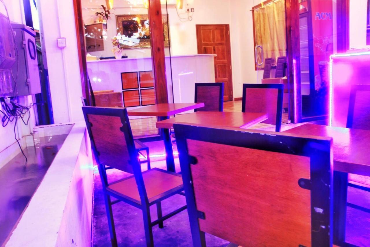 The Lodge Yangon Poshtel Экстерьер фото